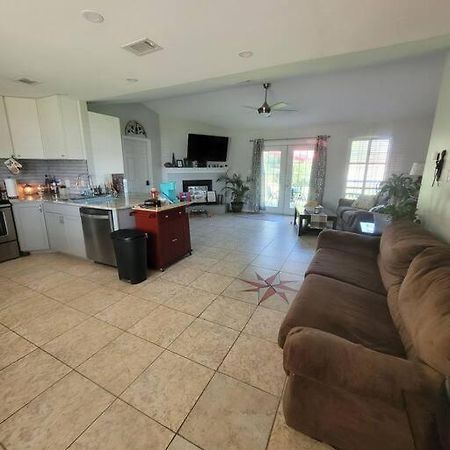 Beautiful 3 Bedroom Home 4 Minutes From The Beach Pensacola Buitenkant foto