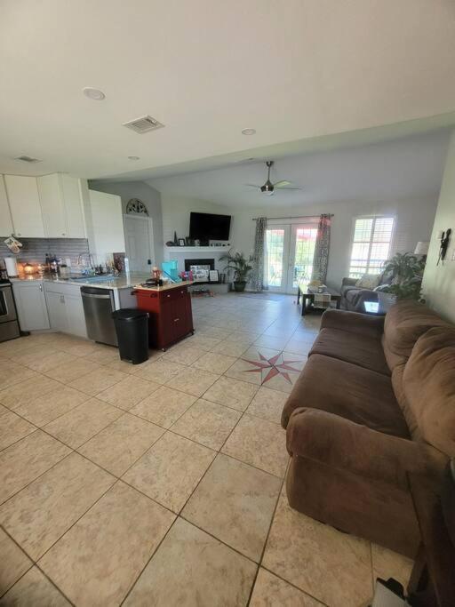 Beautiful 3 Bedroom Home 4 Minutes From The Beach Pensacola Buitenkant foto